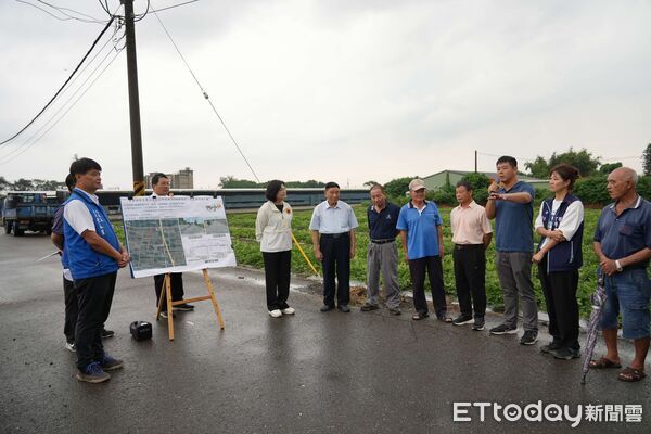 ▲東勢鄉新美農地重劃區部分農路年久失修，路面破損、坑洞及積水問題明顯，縣府將投入近378萬元改善。（圖／記者游瓊華翻攝）