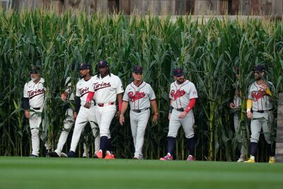 玉米田煙火秀!舒瓦伯雙響、馬許開轟 費城人7比1大勝雙城