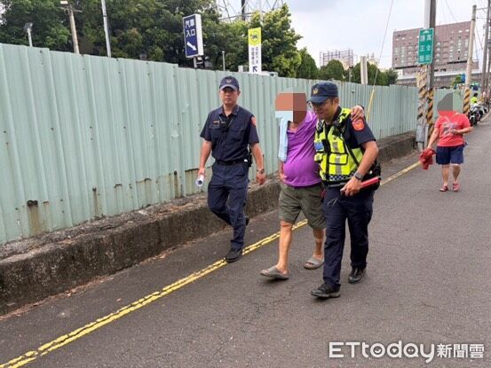 屏東高溫熱暈76歲翁！暖警化身「拐杖」...攙扶走出巷弄救命 | ETtoday地方新聞 | ETtoday新聞雲