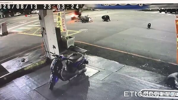 ▲▼台中毒駕深夜街頭狂催油門，倒車撞傷女騎士跪地忍痛。（圖／民眾提供，下同）