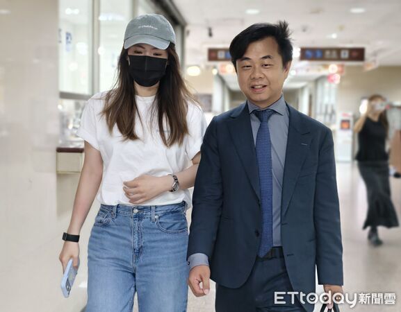 ▲▼理科太太陳映彤告前夫吳哲宇盜個資辦自動扣繳美國房屋費用、涉犯《個人資料保護法》,雙方今8/14到台北地院出庭喬和解破局。(圖/記者黃哲民攝)