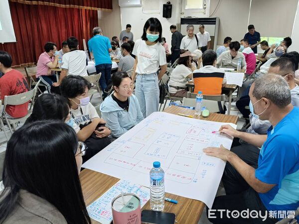 ▲台南市消防局第一救災救護大隊在新營區民治辦公室舉辦防災士培訓。（記者林東良翻攝，下同）