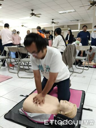 ▲台南市消防局第一救災救護大隊在新營區民治辦公室舉辦防災士培訓。（記者林東良翻攝，下同）