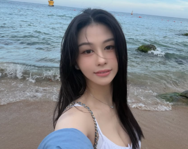邱淑貞大女兒25歲了! 「最美星二代」生日曬海邊辣照