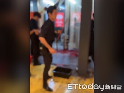 外國男疑酒醉沒站穩「撞煙筒倒地」手部劃傷!現場滿地血跡