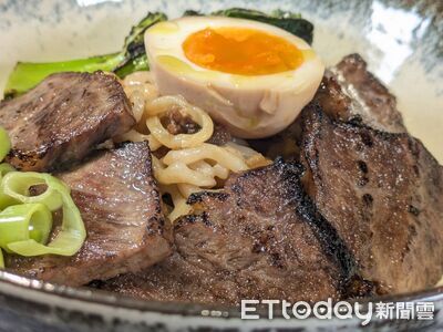 用法式手法詮釋台式鴨肉麵、牛肉麵 台北敦南商圈拌麵小館新開幕