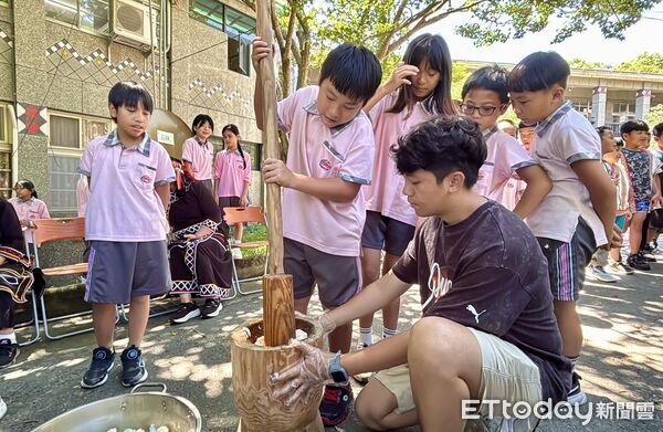 ▲小米重回土地與餐桌，布農保種行動啟動村校共學。（圖／玉山國家公園管理處提供）