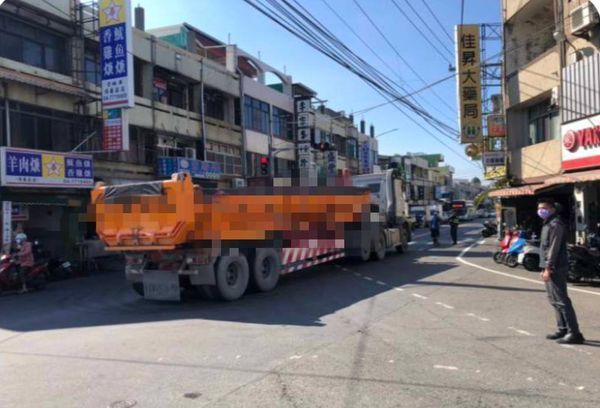 ▲鹿港89歲阿嬤過馬路遭砂石車輾斃。（資料圖／民眾提供）