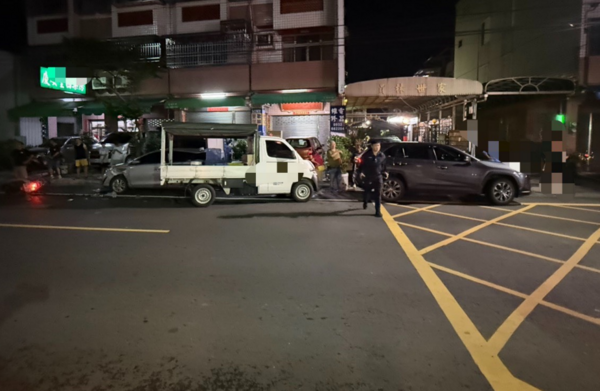 ▲60歲大媽毒駕追撞4車釀2傷遭逮。（圖／民眾提供）