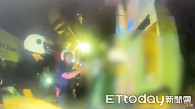 八條通鬧劇!醉男路邊亂尿尿被勸不爽 推倒73歲婦人送醫