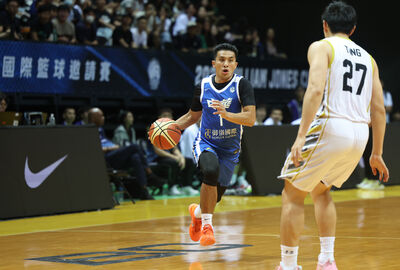 萬事OK!高國豪上演飆分秀 狂轟25分4籃板8助攻中華白奪首勝