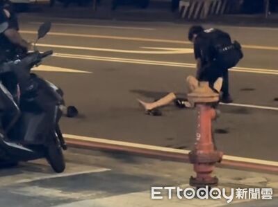 桃園男酒駕拒酒測　妻突潑水衝路中央還踹警！遭壓制保護管束