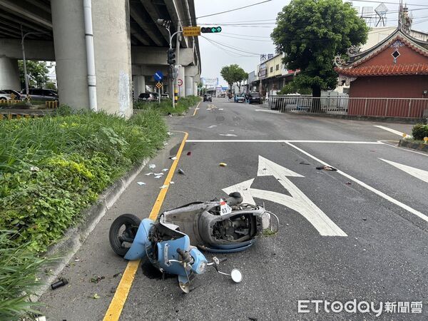 ▲▼台中機車男闖紅燈突衝撞不治,中興女在職專班生嚇呆。(圖/民眾提供,下同)