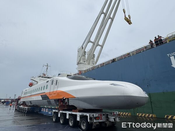 ▲▼高鐵首列新世代列車N700ST渡海抵台。（圖／記者李姿慧攝）