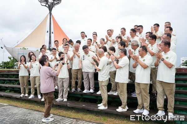 ▲▼蔡易餘領軍「活力團隊」成軍！跨黨派攜手拚選戰全勝利 擘劃嘉義黃金十年  。（圖／記者翁伊森翻攝）