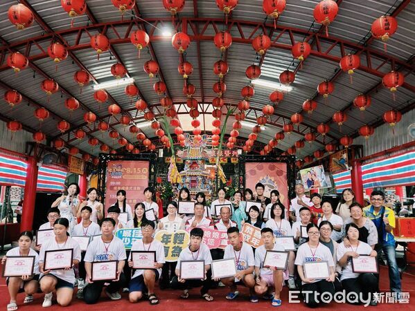 ▲▼    太保市公所攜手太保福濟宮 舉行成年禮邁入第三年，鄭淑分市長：傳承在地文化薪火 青少年循古禮迎向人生新階段   。（圖／記者翁伊森翻攝）