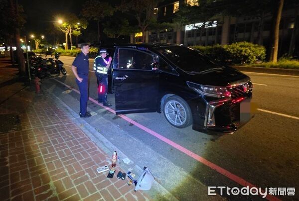 ▲中壢警分局執行「雷霆除暴擴大臨檢暨全市取締酒後駕車、施用毒品後駕車、防制危險駕車及噪音車輛勤務」。（圖／中壢警分局提供、下同）