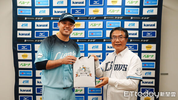 ▲台南球星林安可14日驚喜現身「台南觀光日」，親自向日本球迷介紹家鄉觀光魅力。（記者林東良翻攝，下同）