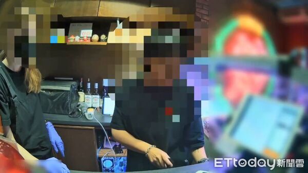 ▲北市大安區蔬食餐廳遭慣竊入內拿走2.5萬營業收入。（圖／記者張君豪翻攝）