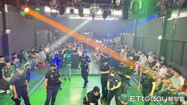 高雄鐵皮屋變越南大舞廳！200人週末狂歡開毒趴 抓到21逃逸移工