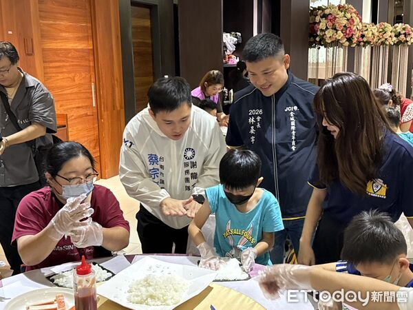 親子一起捏壽司！ 台南金城青商會辦公益活動陪伴孩子過暑假
