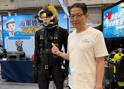 少將出身的安得烈執行長羅紹和為童樂會請來國防部設攤　2.7萬人入場