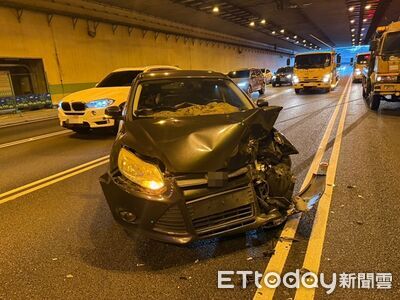 國道3號4車連環撞！零件殘骸散一地　3人受傷送醫