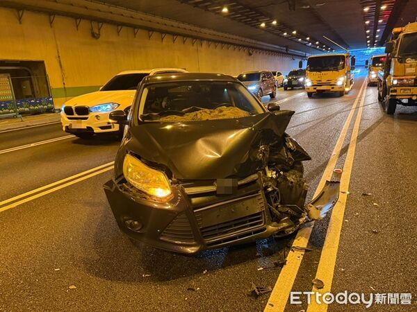 國道3號4車連環撞！零件殘骸散一地 3人受傷送醫