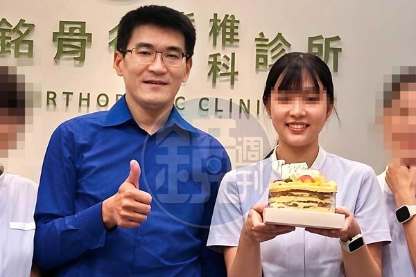 趙建銘疑替許芊芊慶生照片曝光，地方盛傳二人曾交往。（讀者提供）