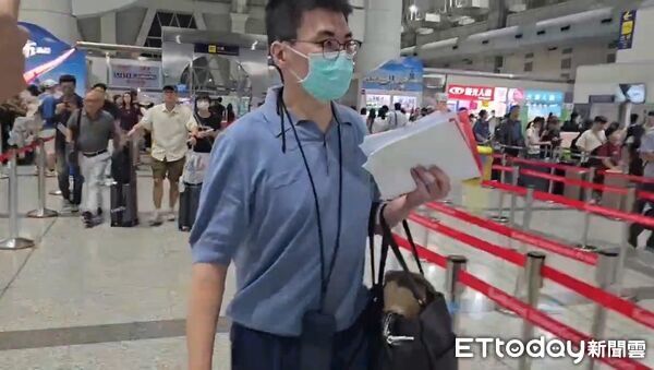趙建銘現身機場畫面曝光！見記者「完全不回應」 快步出關躲媒體