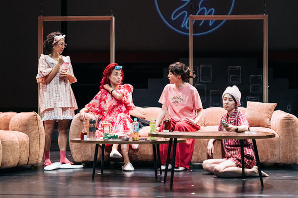 ▲范瑞君演出舞台劇《都更男女》獲得好評。（圖／金星文創提供）