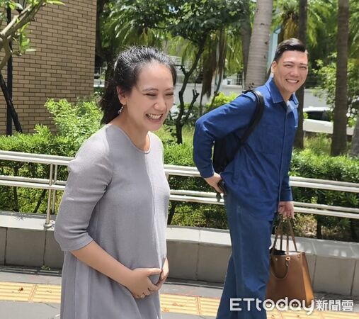 ▲▼台灣民眾黨告總統賴清德造謠抹紅民眾黨「擁抱習近平」，求償100萬元並須在報紙刊登判決主文，民眾黨委任律師賴苡安今8/17出庭身懷六甲、接近臨盆，法官延後到明年（2027年）1/25續審。（圖／記者黃哲民攝）