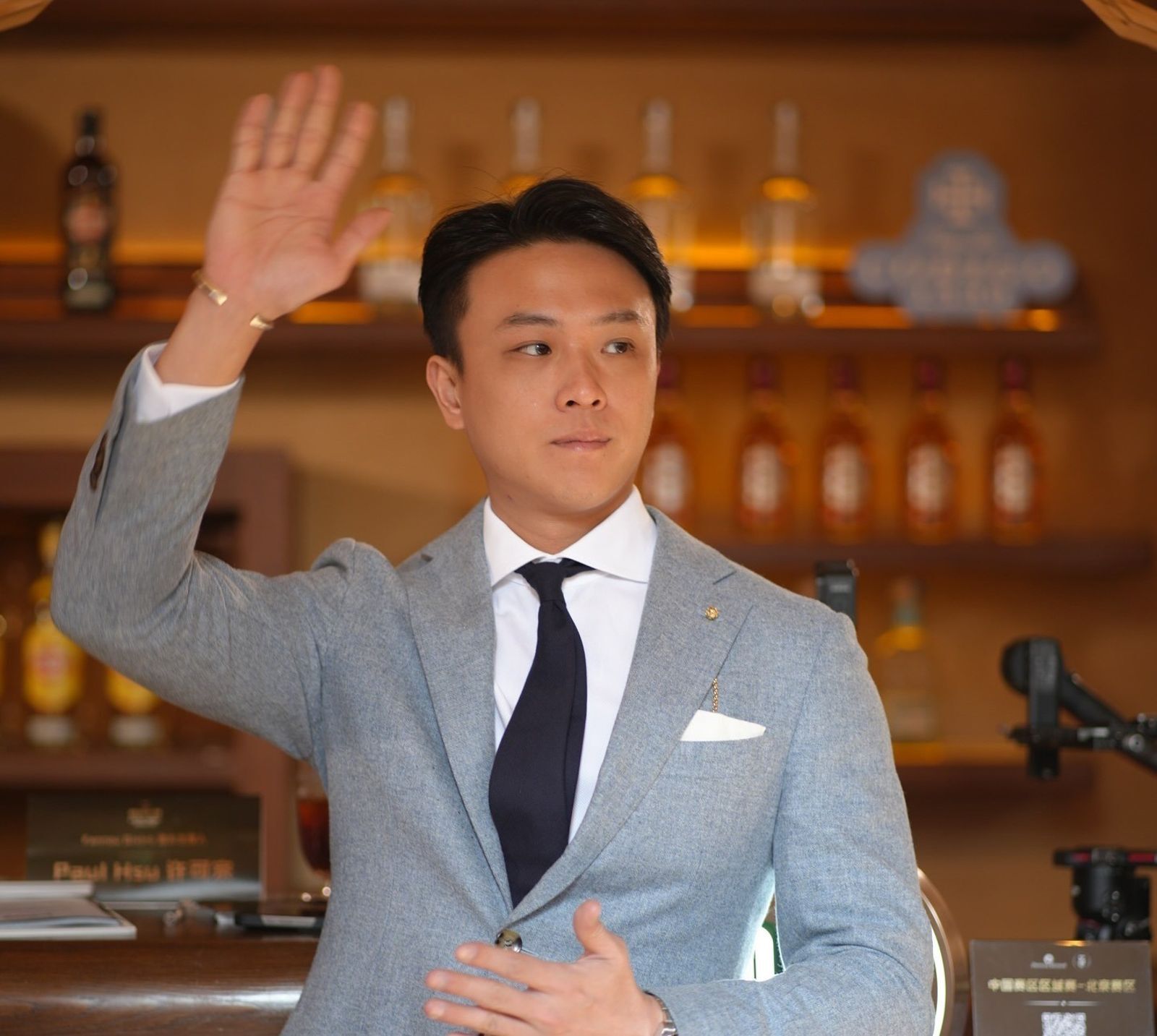 奪下「亞洲50最佳酒吧」第10名的調酒師許可宗，是華人調酒大師，但風光的表面下，竟在酒後對女友動粗。（翻攝自許可宗IG）