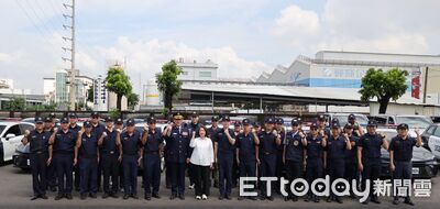 屏警汰舊換新!2765萬添購32輛新警車 縣長授車打造治安鋼鐵後盾