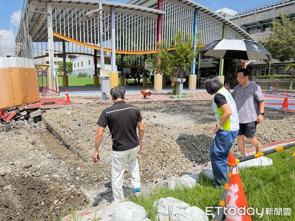 ▲▼龍井區的建地1年崩塌3次,市議員張家銨要求市府應更積極審查復工標準。(圖/張家銨提供)