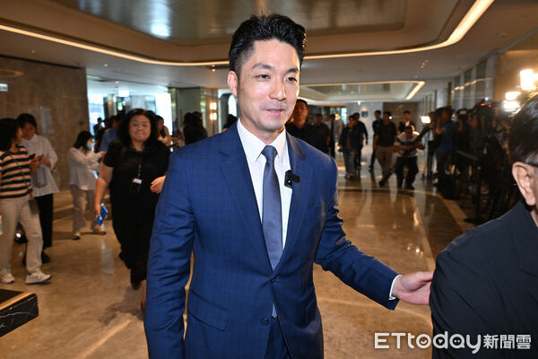 ▲蔣萬安出席2027 WBSC Premier12強賽暨2028洛杉磯奧運資格賽舉辦權發布記者會。（圖／記者李毓康攝）