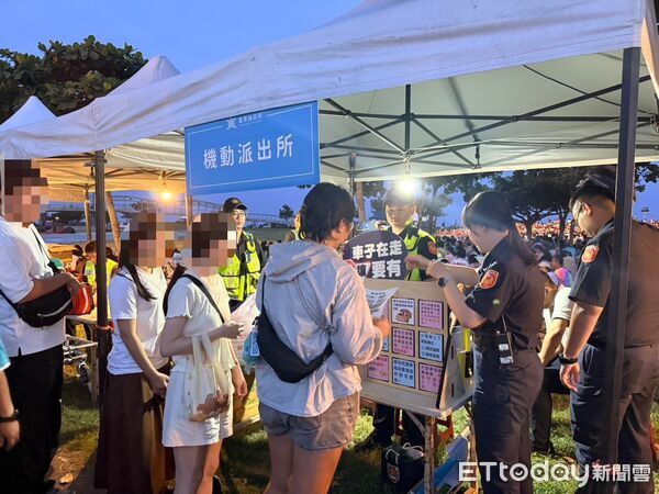 ▲台東警察分局於活動現場設置「警察服務站」，提供民眾即時協助，並透過互動方式宣導交通安全及犯罪預防觀念。（圖／記者楊晨東翻攝）