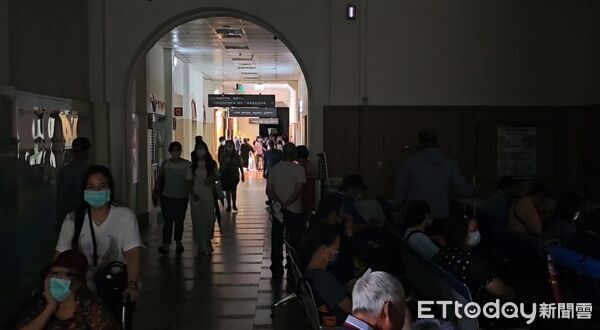 ▲台電變電所異常！基隆醫院門診、X光一度中斷。（圖／記者郭世賢翻攝）