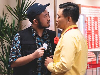 新科影后大變身！花7小時染藍髮穿吉祥物裝　自爆演戲「結結巴巴」