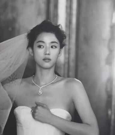 ▲▼藏了14年!全智賢激美婚紗照公開 韓網暴動朝聖:當年超轟動。(圖/翻攝自金寶河(김보하)IG)