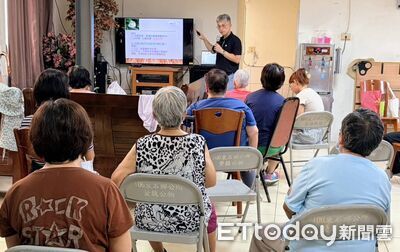 阿公阿嬤化身「廉政推手」!朴子醫院長照站秒變「誠信學堂」