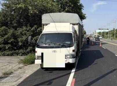 ▲福興鄉騎士自撞路邊大貨車當場身亡。（圖／民眾提供）