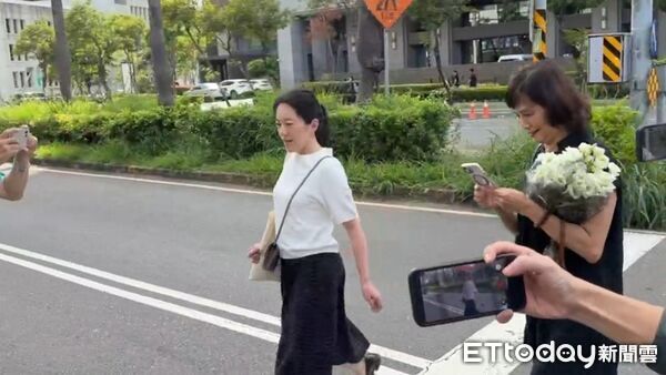 ▲陳幸妤上午不受訪，表示病人說她每天都遲到，今天要準時。（圖／記者林東良攝）