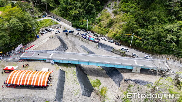 ▲仁愛鄉伊娜谷橋通車啟用。(圖/南投縣政府提供)