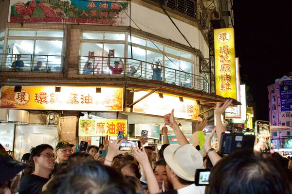 ▲▼民進黨台北市長參選人沈伯洋掃街。（圖／沈伯洋辦公室提供）