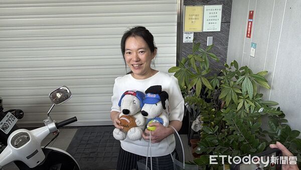 ▲▼陳幸妤和史奴比開心合影。（圖／記者林東良攝）