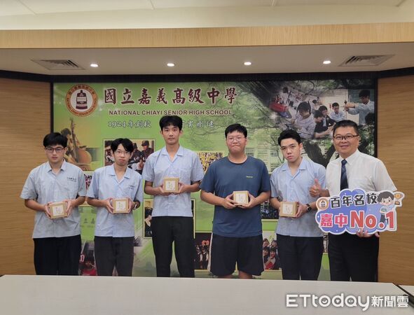 ▲▼   嘉中升學再創高峰！醫牙錄取52人創6年新高 逾3成學子挺進頂大與熱門半導體領域    。（圖／嘉義高中提供）