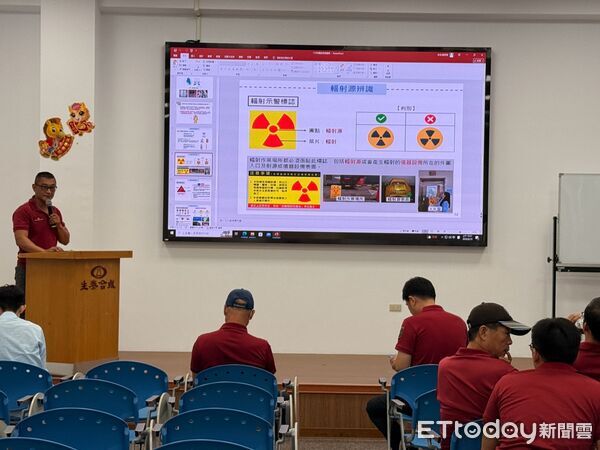 ▲台南市消防局第一救災救護大隊新營分隊,前往生泰合成股份有限公司辦理火災搶救實地踏勘。(記者林東良翻攝,下同)