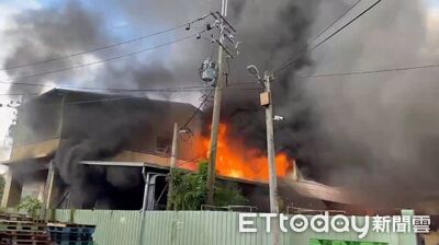 南投知名「冬筍餅」工廠突冒大火 !濃煙駭人 疑機械故障釀災