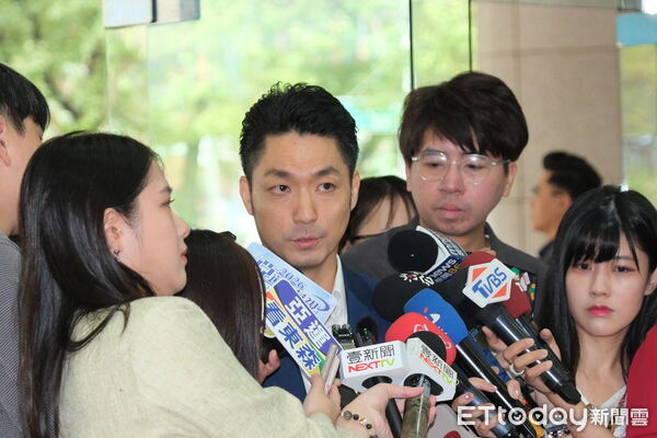 不滿蔣萬安站台如施捨？ 白小雞駁：不具名放話意圖裂解藍白合